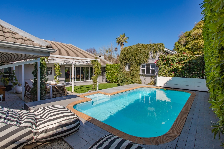 4 Bedroom Property for Sale in Vrykyk Western Cape